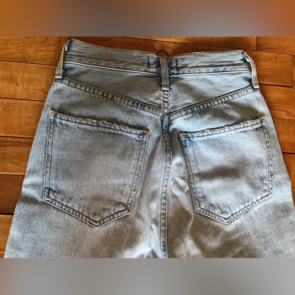 AGOLDE Riley petite light wash distressed jean. New without tags